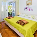 Guest house Barbaric Hvar Town