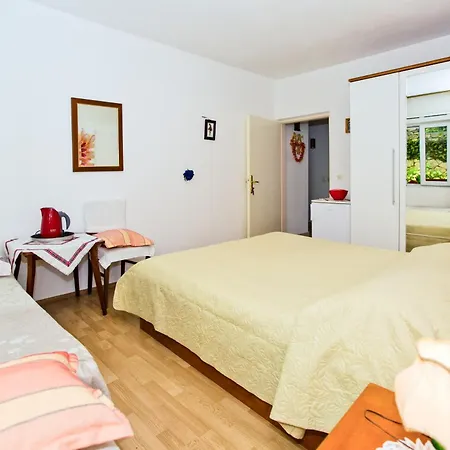 Suites Barbaric Hvar Town