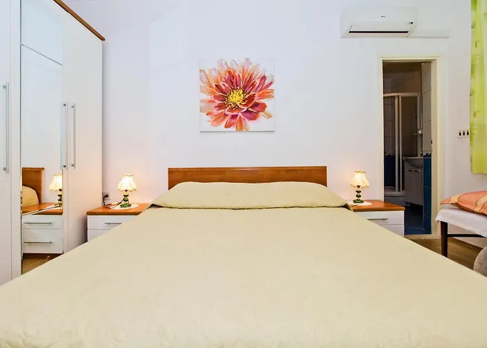 Guest house Barbaric Hvar Town