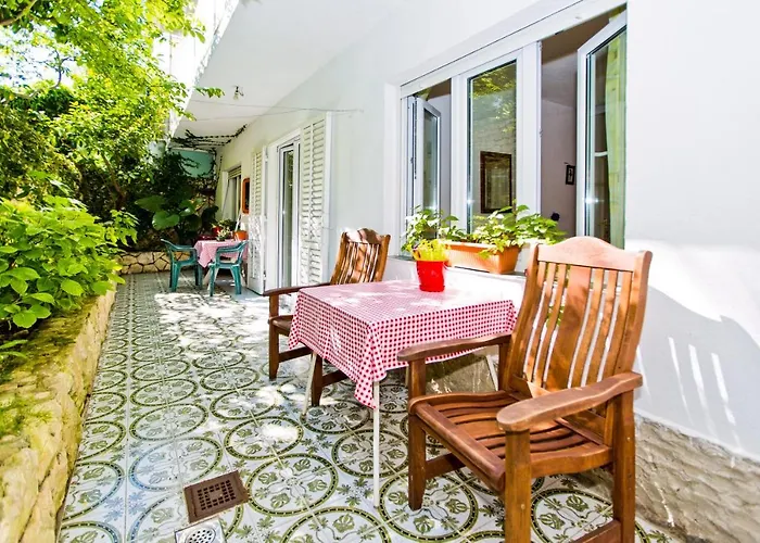 Barbaric Guest house Hvar Town